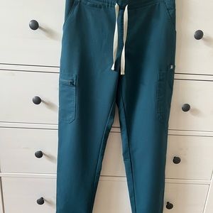 FIGS dark green/blue yola skinny scrubs size small regular length